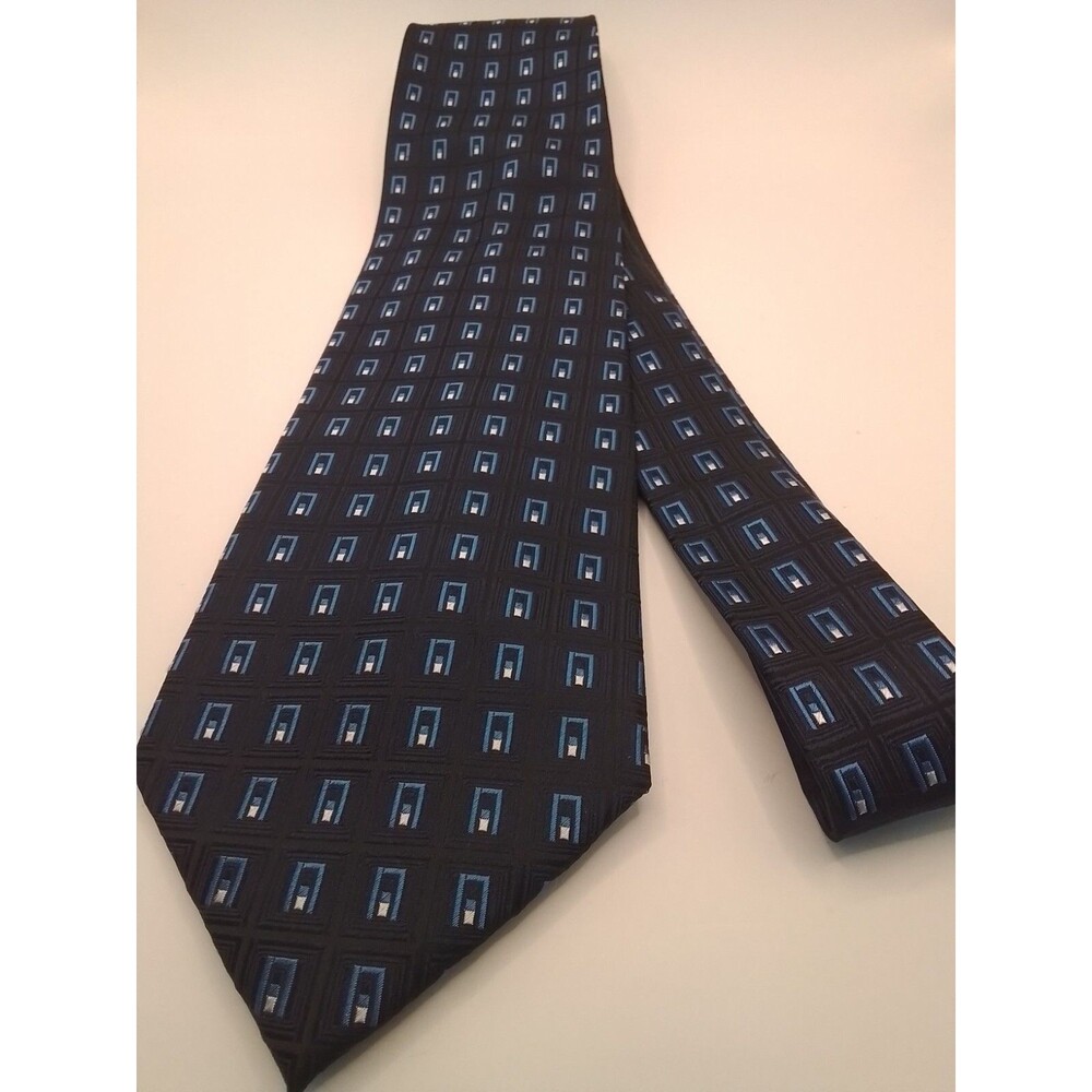 MEN'S FUSION 100% SILK BLUE NECK TIE. NEW!